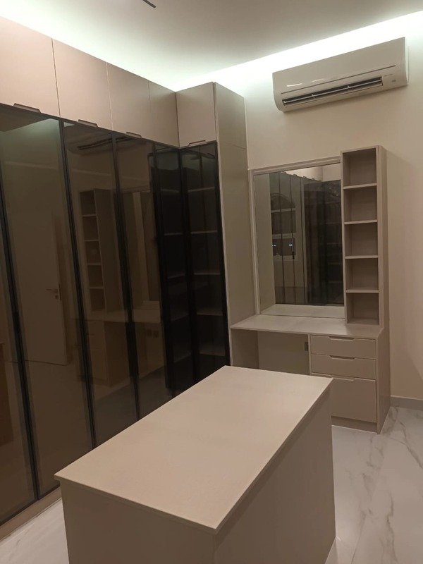 Italiano custom closet